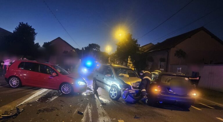 Accident rutier pe strada Muntele Găina din Oradea. O femeie a ajuns la spital