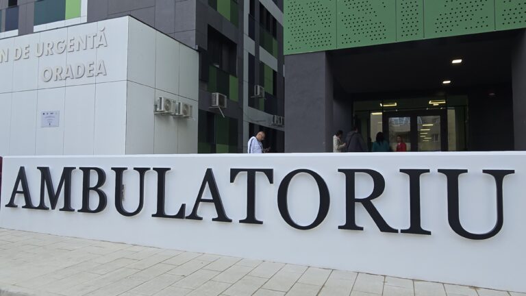 Ministrul Sănătății, Alexandru Rogobete, a inaugurat duminică noul Ambulatoriu al Spitalului Județean din Oradea (Foto)