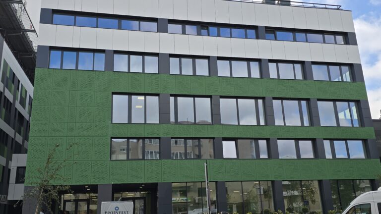 Noul ambulatoriu al Spitalului Judeţean Oradea, aproape gata. Din 1 noiembrie se mută în noul sediu (Galerie foto)