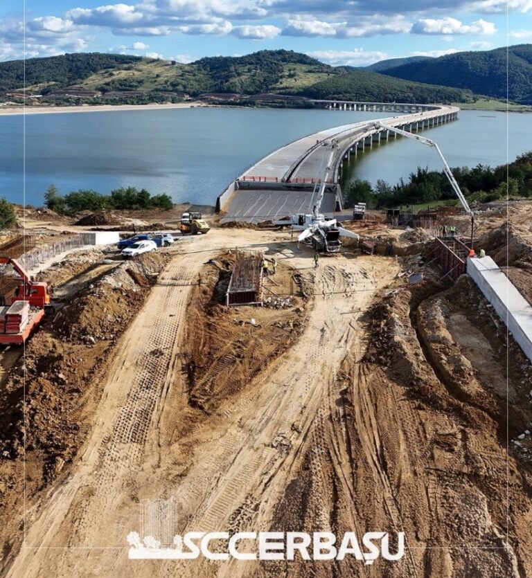 Autostrada Transilvania. Se montează grinzile pe tronsonul Suplacu de Barcău – Chiribiș