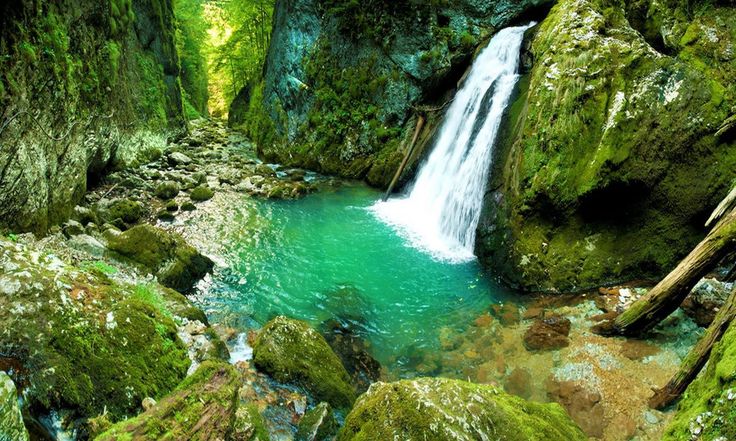 Bijuteriile de apă ale Bihorului — frumusețe, aventură și liniște în Apuseni