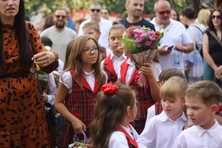 Clopoțelul a sunat mai devreme la Liceul „Don Orione“ din Oradea. Unitatea de învățământ a împlinit 30 de ani de activitate