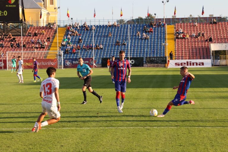 Victorie cu 2-0 în faţa celor de la FC Bacău. FC Bihor a urcat, din nou, pe primul loc