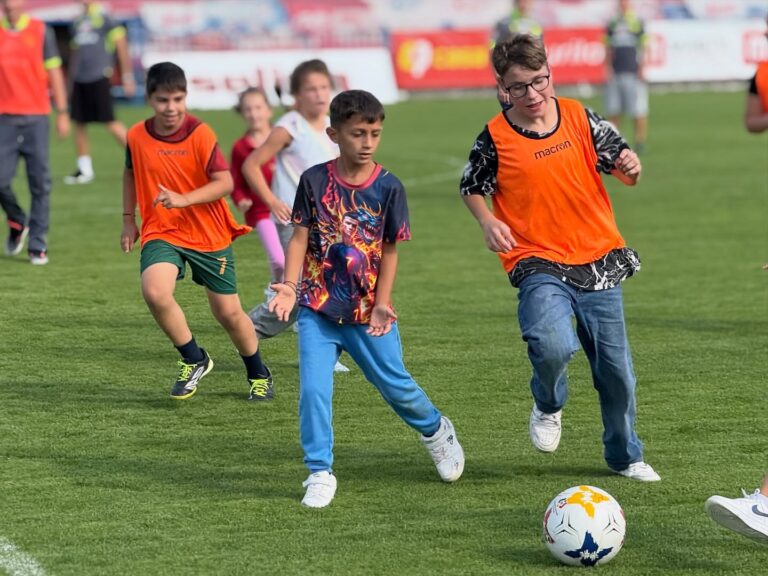 Împreună pentru viitorul copiilor! FC Bihor și Lions Club Oradea, parteneriat pentru educație