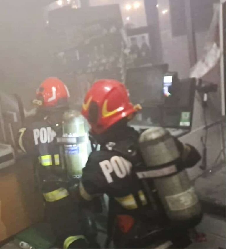 Incendiu izbucnit la un supermarket din Oradea