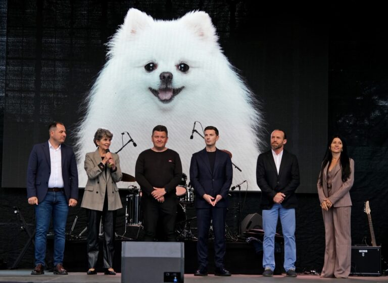 Oradea a dat startul festivalului One Big Jump: câini, sport și trei recorduri Guinness în vizor
