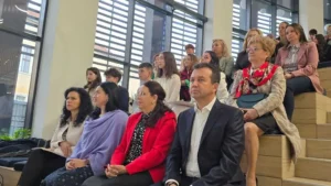 Elevii din Bihor, pe podium la concursul național „Satul meu, în 25 de ani”-08