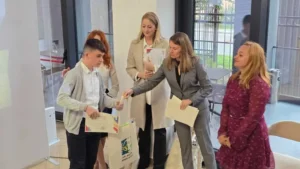 Elevii din Bihor, pe podium la concursul național „Satul meu, în 25 de ani”-41