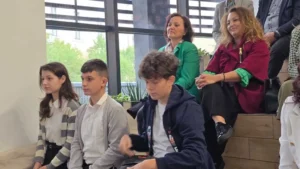 Elevii din Bihor, pe podium la concursul național „Satul meu, în 25 de ani”-53