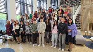 Elevii din Bihor, pe podium la concursul național „Satul meu, în 25 de ani”-90