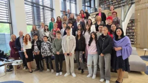 Elevii din Bihor, pe podium la concursul național „Satul meu, în 25 de ani”-99