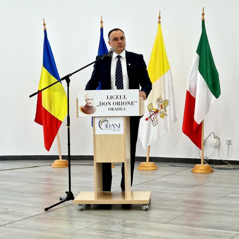 „Mergeți și faceți ceva bun în Estul Europei!”. Cum a crescut un liceu din Oradea de la 32 la 790 de elevi