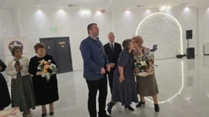 Mai mulți dascăli bihoreni au fost premiați pentru activitatea la catedră-113