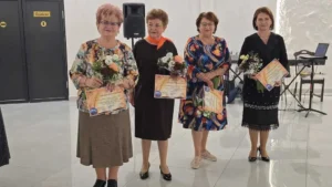 Mai mulți dascăli bihoreni au fost premiați pentru activitatea la catedră-124