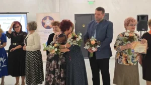 Mai mulți dascăli bihoreni au fost premiați pentru activitatea la catedră-127