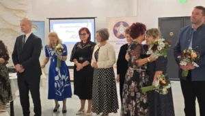 Mai mulți dascăli bihoreni au fost premiați pentru activitatea la catedră-131