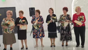Mai mulți dascăli bihoreni au fost premiați pentru activitatea la catedră-136