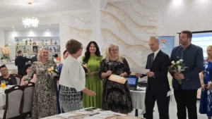 Mai mulți dascăli bihoreni au fost premiați pentru activitatea la catedră-140