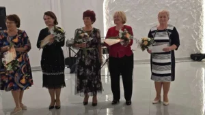 Mai mulți dascăli bihoreni au fost premiați pentru activitatea la catedră-156