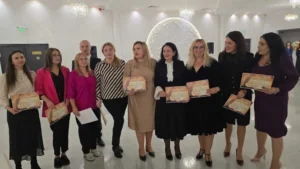 Mai mulți dascăli bihoreni au fost premiați pentru activitatea la catedră-226