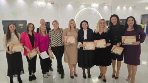 Mai mulți dascăli bihoreni au fost premiați pentru activitatea la catedră-235
