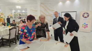 Mai mulți dascăli bihoreni au fost premiați pentru activitatea la catedră-239