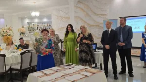 Mai mulți dascăli bihoreni au fost premiați pentru activitatea la catedră-258