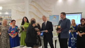 Mai mulți dascăli bihoreni au fost premiați pentru activitatea la catedră-276
