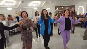 Mai mulți dascăli bihoreni au fost premiați pentru activitatea la catedră-356