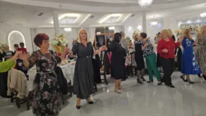 Mai mulți dascăli bihoreni au fost premiați pentru activitatea la catedră-391