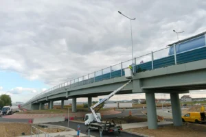 Se finalizează pasajul de la Oșorhei. Se toarnă ultimul strat de asfalt-01
