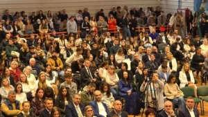 Universitatea din Oradea a deschis noul an pe acordurile propriului imn-02