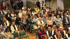 Universitatea din Oradea a deschis noul an pe acordurile propriului imn-04