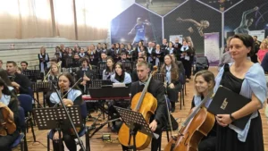 Universitatea din Oradea a deschis noul an pe acordurile propriului imn-125