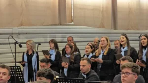 Universitatea din Oradea a deschis noul an pe acordurile propriului imn-136