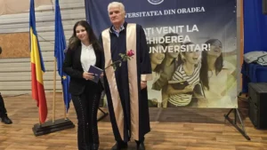 Universitatea din Oradea a deschis noul an pe acordurile propriului imn-164