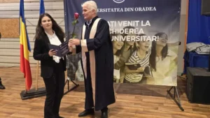 Universitatea din Oradea a deschis noul an pe acordurile propriului imn-166