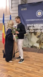 Universitatea din Oradea a deschis noul an pe acordurile propriului imn-168