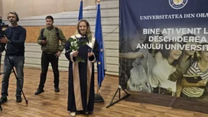 Universitatea din Oradea a deschis noul an pe acordurile propriului imn-170