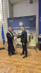 Universitatea din Oradea a deschis noul an pe acordurile propriului imn-180
