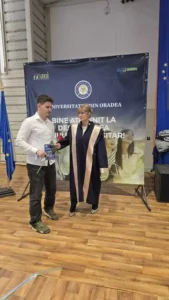Universitatea din Oradea a deschis noul an pe acordurile propriului imn-185