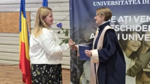 Universitatea din Oradea a deschis noul an pe acordurile propriului imn-187