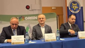Universitatea din Oradea a deschis noul an pe acordurile propriului imn-188