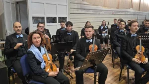 Universitatea din Oradea a deschis noul an pe acordurile propriului imn-193