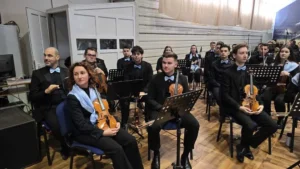 Universitatea din Oradea a deschis noul an pe acordurile propriului imn-194
