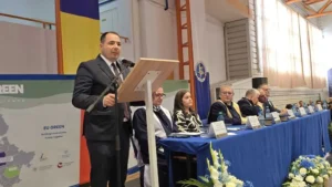 Universitatea din Oradea a deschis noul an pe acordurile propriului imn-197