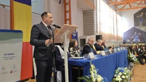 Universitatea din Oradea a deschis noul an pe acordurile propriului imn-198