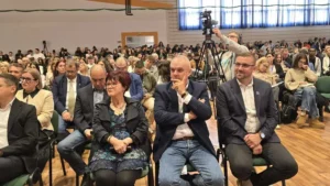 Universitatea din Oradea a deschis noul an pe acordurile propriului imn-199