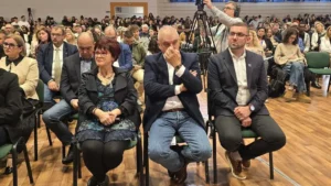 Universitatea din Oradea a deschis noul an pe acordurile propriului imn-205