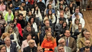 Universitatea din Oradea a deschis noul an pe acordurile propriului imn-214